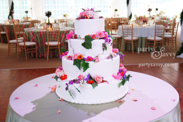 Wedding Cake for Party Savvy Outdoor Wedding Reception