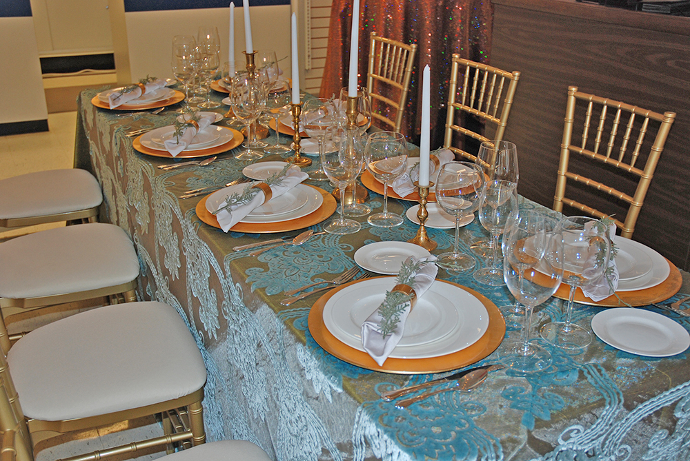 light blue and gold christmas table